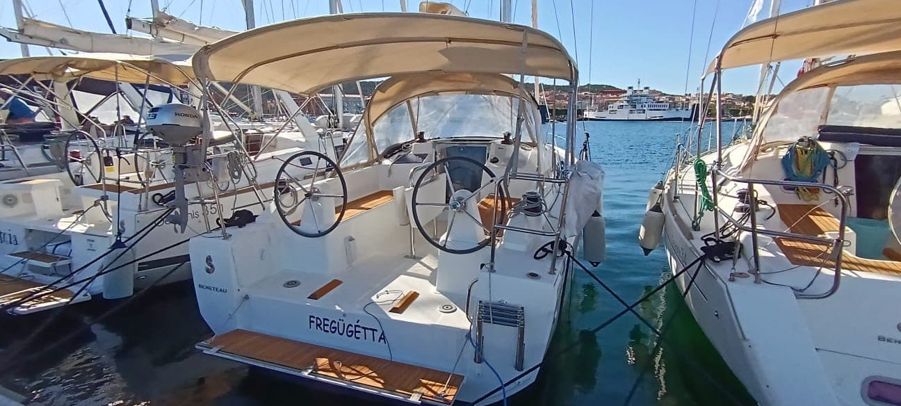 Oceanis 30.1 · Fregugètta — available for charter