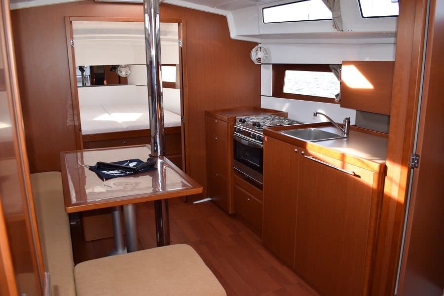 Oceanis 38 - A'Nemos — image 3